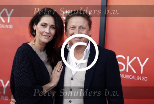 Amsterdam  3 april 2016
Premiere musical Sky in het Amsterdam theater.
Armando Borsato met vriendin