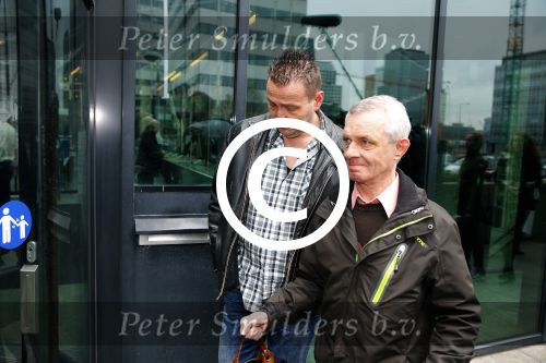 Amsterdam 5 april 2016
Rechtszaak Arrold v d Hurk bijgestaan door Peter Plasman tegen Miljoenenjacht. Linda de Mol werd gehoord als getuige. De dochter van Anita Meijer Patty de Leeuwe was advocaat van Linda.
De rechtszaak was in de rechtbank op de parnassusweg.