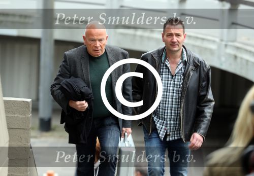 Amsterdam 5 april 2016
Rechtszaak Arrold v d Hurk bijgestaan door Peter Plasman tegen Miljoenenjacht. Linda de Mol werd gehoord als getuige. De dochter van Anita Meijer Patty de Leeuwe was advocaat van Linda.
De rechtszaak was in de rechtbank op de parnassusweg.