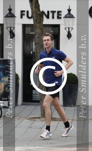 Amsterdam 3 april 2016 
Beau Schneider hard aan het lopen in Amsterdam zuid