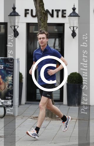 Amsterdam 3 april 2016 
Beau Schneider hard aan het lopen in Amsterdam zuid