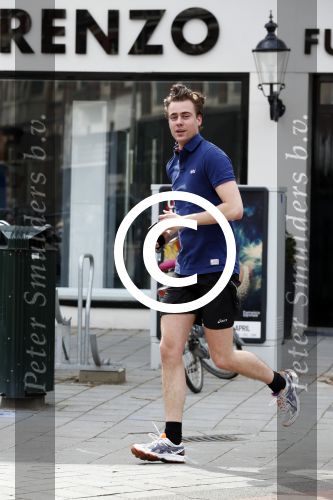 Amsterdam 3 april 2016 
Beau Schneider hard aan het lopen in Amsterdam zuid