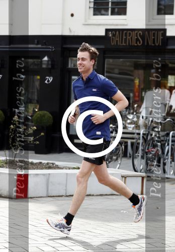 Amsterdam 3 april 2016 
Beau Schneider hard aan het lopen in Amsterdam zuid