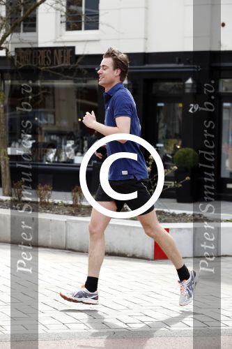 Amsterdam 3 april 2016 
Beau Schneider hard aan het lopen in Amsterdam zuid