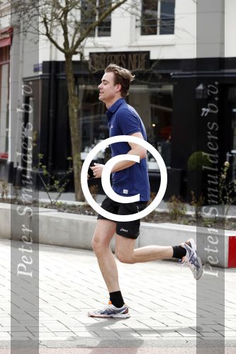 Amsterdam 3 april 2016 
Beau Schneider hard aan het lopen in Amsterdam zuid
