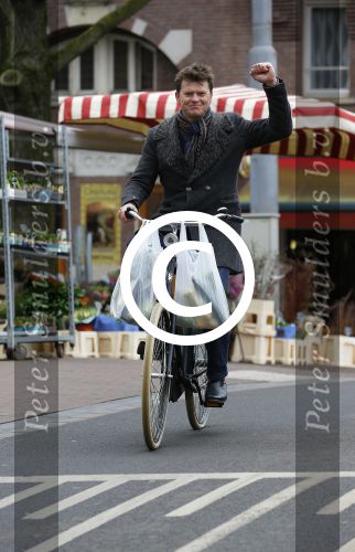 Amsterdam 23 maart 2016
Beau v Erven Dorens op de fiets in Amsterdam.
