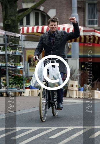 Amsterdam 23 maart 2016
Beau v Erven Dorens op de fiets in Amsterdam.