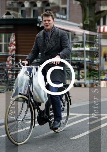 Amsterdam 23 maart 2016
Beau v Erven Dorens op de fiets in Amsterdam.