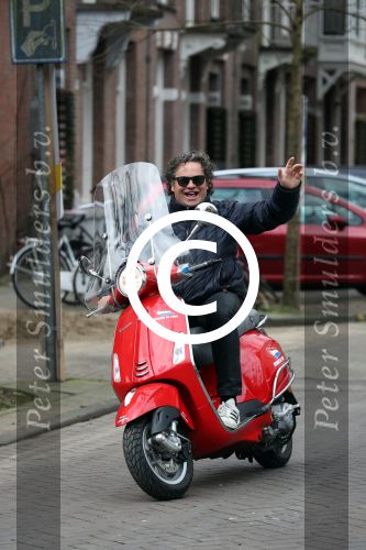 Amsterdam 8 april 2016
Dirk Zeelenberg op zijn vespa scooter