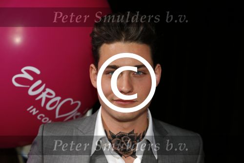 Amsterdam 9 april 2016 
Bijeenkomst van deelnemers aan het eurovision songfestival in het vondelpark.
Douwe Bob is de nederlandse inzending.