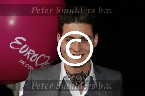 Amsterdam 9 april 2016 
Bijeenkomst van deelnemers aan het eurovision songfestival in het vondelpark.
Douwe Bob is de nederlandse inzending.