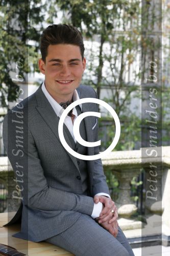 Amsterdam 9 april 2016 
Bijeenkomst van deelnemers aan het eurovision songfestival in het vondelpark.
Douwe Bob is de nederlandse inzending.
