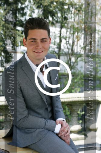 Amsterdam 9 april 2016 
Bijeenkomst van deelnemers aan het eurovision songfestival in het vondelpark.
Douwe Bob is de nederlandse inzending.
