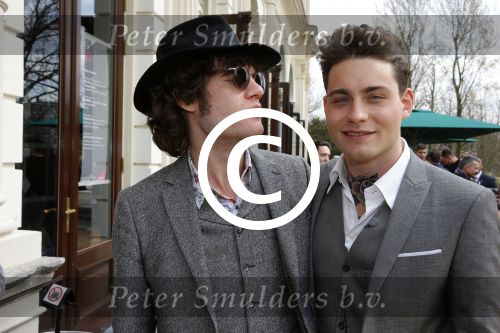 Amsterdam 9 april 2016 
Bijeenkomst van deelnemers aan het eurovision songfestival in het vondelpark.
Douwe Bob is de nederlandse inzending. manager en producer Matthijs v Duijvenbode
