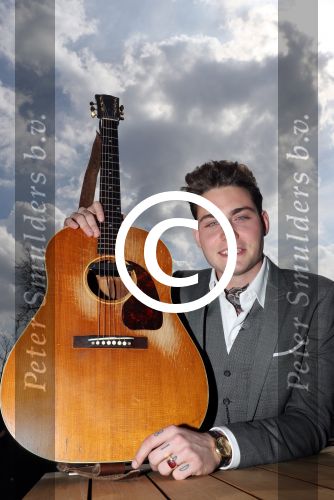 Amsterdam 9 april 2016 
Bijeenkomst van deelnemers aan het eurovision songfestival in het vondelpark.
Douwe Bob is de nederlandse inzending.