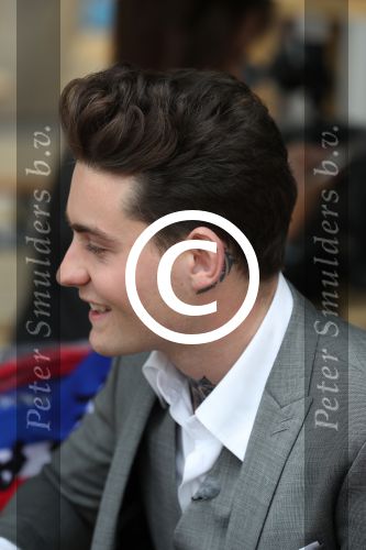 Amsterdam 9 april 2016 
Bijeenkomst van deelnemers aan het eurovision songfestival in het vondelpark.
Douwe Bob is de nederlandse inzending.