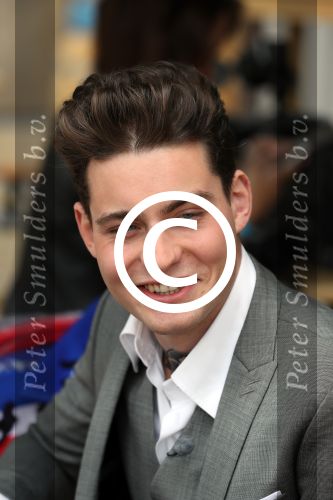 Amsterdam 9 april 2016 
Bijeenkomst van deelnemers aan het eurovision songfestival in het vondelpark.
Douwe Bob is de nederlandse inzending.