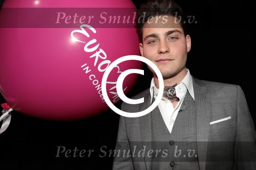 Amsterdam 9 april 2016 
Bijeenkomst van deelnemers aan het eurovision songfestival in het vondelpark.
Douwe Bob is de nederlandse inzending.