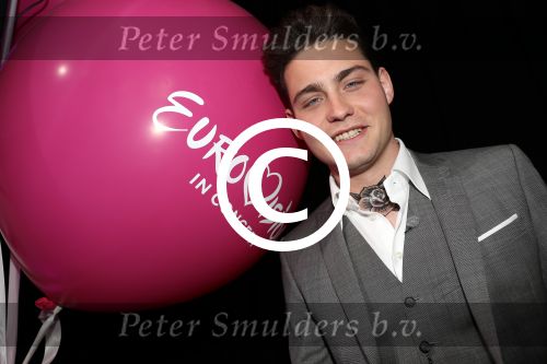 Amsterdam 9 april 2016 
Bijeenkomst van deelnemers aan het eurovision songfestival in het vondelpark.
Douwe Bob is de nederlandse inzending.