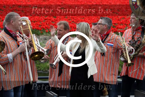 Lisse 9 april 2016
Doop van tulip Estavana Polman in de keukenhof. Estavana is de nieuwe vriendin van Rafael v d Vaart. Haar ouders zijn ook aanwezig.