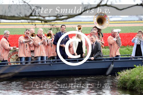 Lisse 9 april 2016
Doop van tulip Estavana Polman in de keukenhof. Estavana is de nieuwe vriendin van Rafael v d Vaart. Haar ouders zijn ook aanwezig.