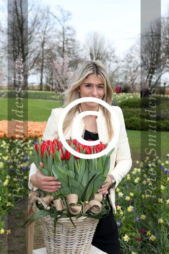 Lisse 9 april 2016
Doop van tulip Estavana Polman in de keukenhof. Estavana is de nieuwe vriendin van Rafael v d Vaart. Haar ouders zijn ook aanwezig.