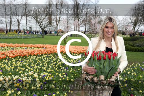 Lisse 9 april 2016
Doop van tulip Estavana Polman in de keukenhof. Estavana is de nieuwe vriendin van Rafael v d Vaart. Haar ouders zijn ook aanwezig.