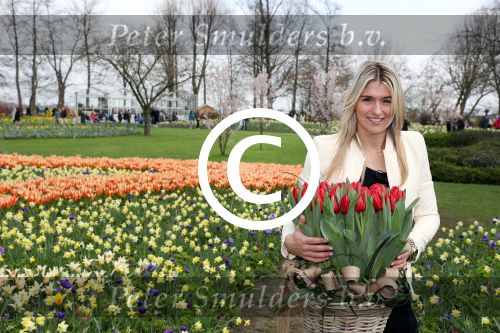 Lisse 9 april 2016
Doop van tulip Estavana Polman in de keukenhof. Estavana is de nieuwe vriendin van Rafael v d Vaart. Haar ouders zijn ook aanwezig.