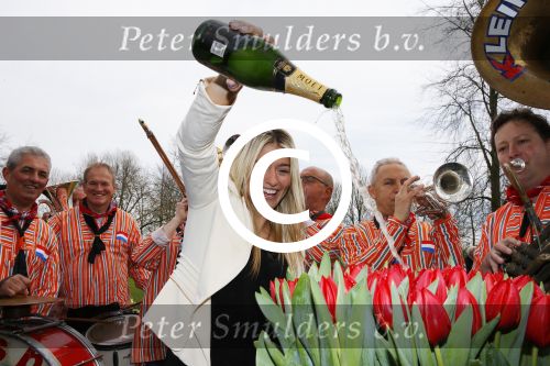 Lisse 9 april 2016
Doop van tulip Estavana Polman in de keukenhof. Estavana is de nieuwe vriendin van Rafael v d Vaart. Haar ouders zijn ook aanwezig.