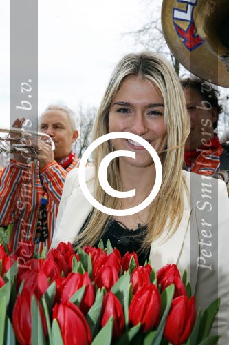 Lisse 9 april 2016
Doop van tulip Estavana Polman in de keukenhof. Estavana is de nieuwe vriendin van Rafael v d Vaart. Haar ouders zijn ook aanwezig.
