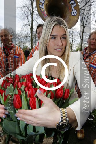 Lisse 9 april 2016
Doop van tulip Estavana Polman in de keukenhof. Estavana is de nieuwe vriendin van Rafael v d Vaart. Haar ouders zijn ook aanwezig.