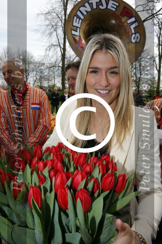 Lisse 9 april 2016
Doop van tulip Estavana Polman in de keukenhof. Estavana is de nieuwe vriendin van Rafael v d Vaart. Haar ouders zijn ook aanwezig.