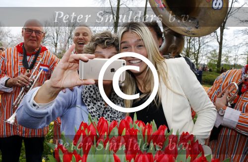 Lisse 9 april 2016
Doop van tulip Estavana Polman in de keukenhof. Estavana is de nieuwe vriendin van Rafael v d Vaart. Haar ouders zijn ook aanwezig.