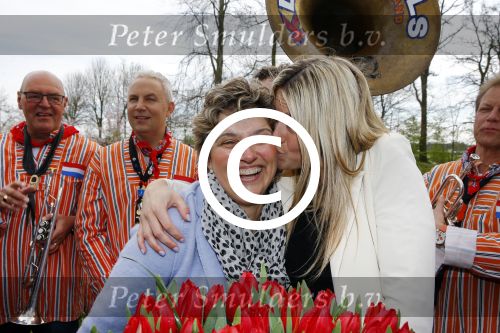 Lisse 9 april 2016
Doop van tulip Estavana Polman in de keukenhof. Estavana is de nieuwe vriendin van Rafael v d Vaart. Haar ouders zijn ook aanwezig.