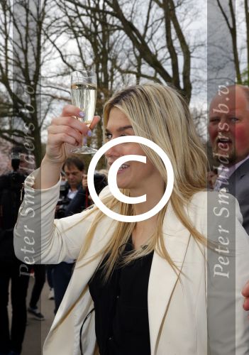 Lisse 9 april 2016
Doop van tulip Estavana Polman in de keukenhof. Estavana is de nieuwe vriendin van Rafael v d Vaart. Haar ouders zijn ook aanwezig.