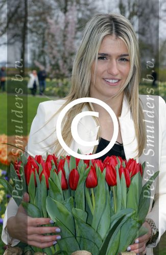 Lisse 9 april 2016
Doop van tulip Estavana Polman in de keukenhof. Estavana is de nieuwe vriendin van Rafael v d Vaart. Haar ouders zijn ook aanwezig.