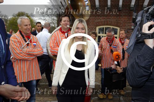 Lisse 9 april 2016
Doop van tulip Estavana Polman in de keukenhof. Estavana is de nieuwe vriendin van Rafael v d Vaart. Haar ouders zijn ook aanwezig.