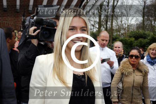 Lisse 9 april 2016
Doop van tulip Estavana Polman in de keukenhof. Estavana is de nieuwe vriendin van Rafael v d Vaart. Haar ouders zijn ook aanwezig.