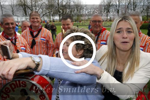 Lisse 9 april 2016
Doop van tulip Estavana Polman in de keukenhof. Estavana is de nieuwe vriendin van Rafael v d Vaart. Haar ouders zijn ook aanwezig.