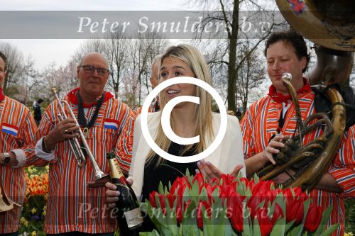 Lisse 9 april 2016
Doop van tulip Estavana Polman in de keukenhof. Estavana is de nieuwe vriendin van Rafael v d Vaart. Haar ouders zijn ook aanwezig.