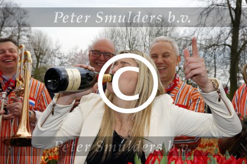 Lisse 9 april 2016
Doop van tulip Estavana Polman in de keukenhof. Estavana is de nieuwe vriendin van Rafael v d Vaart. Haar ouders zijn ook aanwezig.
