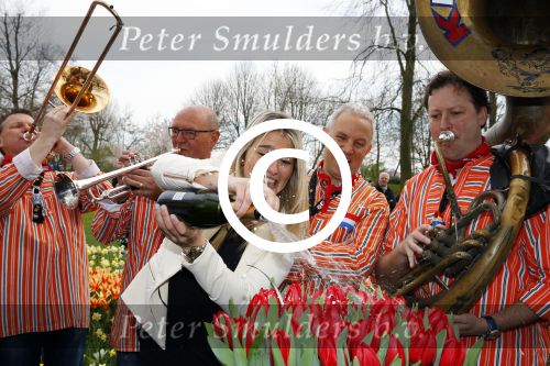 Lisse 9 april 2016
Doop van tulip Estavana Polman in de keukenhof. Estavana is de nieuwe vriendin van Rafael v d Vaart. Haar ouders zijn ook aanwezig.