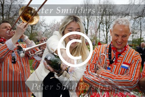 Lisse 9 april 2016
Doop van tulip Estavana Polman in de keukenhof. Estavana is de nieuwe vriendin van Rafael v d Vaart. Haar ouders zijn ook aanwezig.