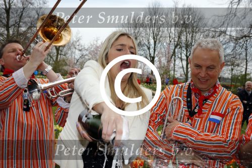 Lisse 9 april 2016
Doop van tulip Estavana Polman in de keukenhof. Estavana is de nieuwe vriendin van Rafael v d Vaart. Haar ouders zijn ook aanwezig.