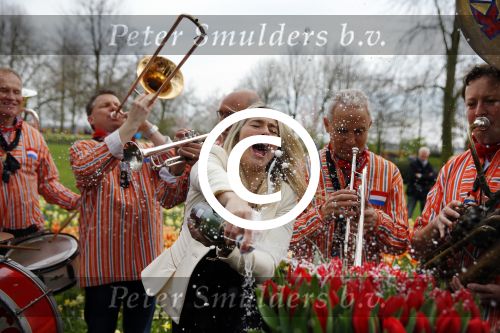 Lisse 9 april 2016
Doop van tulip Estavana Polman in de keukenhof. Estavana is de nieuwe vriendin van Rafael v d Vaart. Haar ouders zijn ook aanwezig.