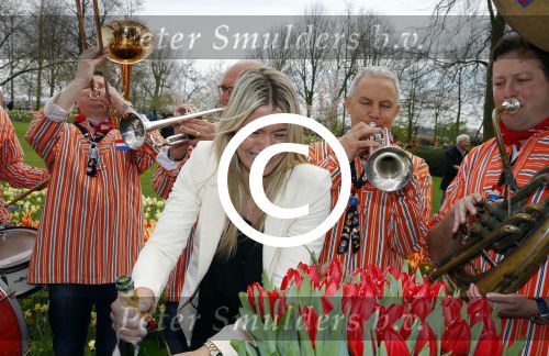 Lisse 9 april 2016
Doop van tulip Estavana Polman in de keukenhof. Estavana is de nieuwe vriendin van Rafael v d Vaart. Haar ouders zijn ook aanwezig.