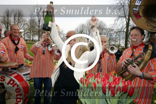 Lisse 9 april 2016
Doop van tulip Estavana Polman in de keukenhof. Estavana is de nieuwe vriendin van Rafael v d Vaart. Haar ouders zijn ook aanwezig.