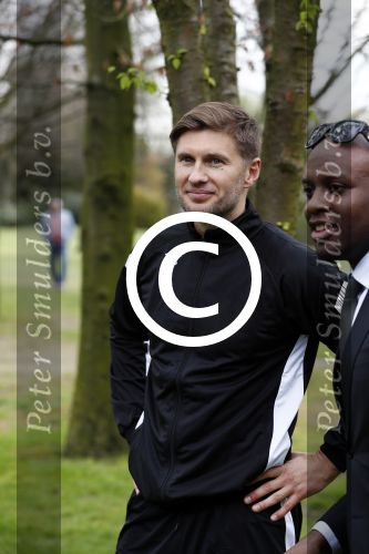 Rotterdam 13 april 2016
Life after Football LAF Voet golf met oa Eljero Elia Najib Amhali Pierre v Hooijdonk Fajah Lourens Joelle Witschge Ramon Beuk Evgeniy Levchencko Michael Mols Romano Denneboom Kahlid Boularouz en de organisatoren Regi Blinker enSoufian Asafiati