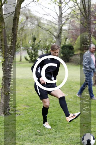 Rotterdam 13 april 2016
Life after Football LAF Voet golf met oa Eljero Elia Najib Amhali Pierre v Hooijdonk Fajah Lourens Joelle Witschge Ramon Beuk Evgeniy Levchencko Michael Mols Romano Denneboom Kahlid Boularouz en de organisatoren Regi Blinker enSoufian Asafiati