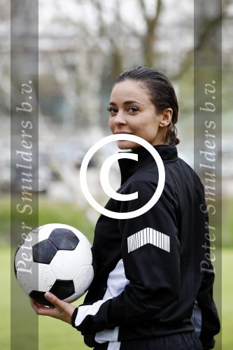 Rotterdam 13 april 2016
Life after Football LAF Voet golf met oa Eljero Elia Najib Amhali Pierre v Hooijdonk Fajah Lourens Joelle Witschge Ramon Beuk Evgeniy Levchencko Michael Mols Romano Denneboom Kahlid Boularouz en de organisatoren Regi Blinker enSoufian Asafiati